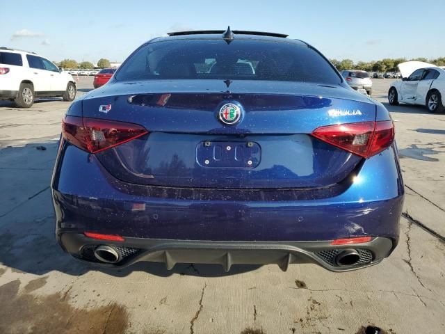 2017 Alfa Romeo Giulia TI Q4