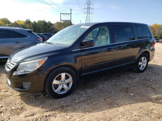 2010 Volkswagen Routan SE