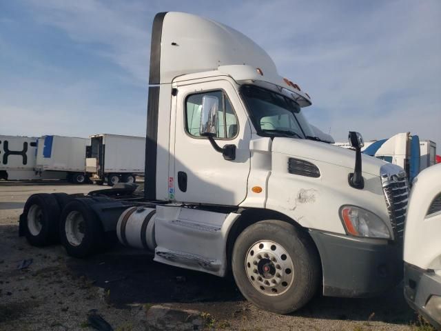 2014 Freightliner Cascadia 113