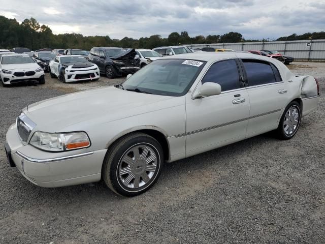 2005 Lincoln Town Car Signature Limited