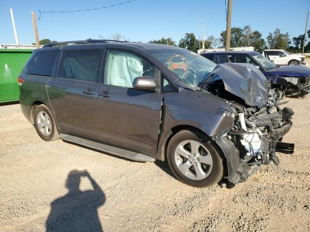 2014 Toyota Sienna LE