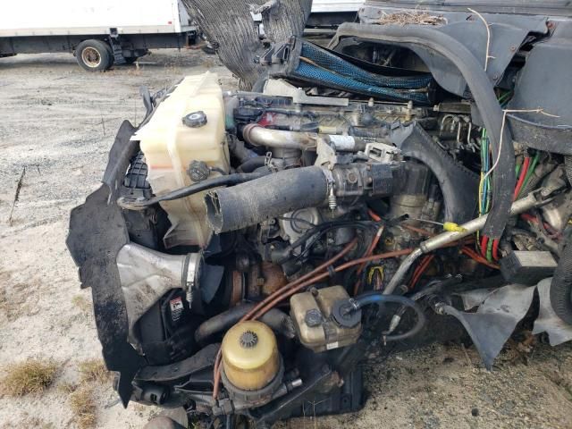 2011 Freightliner Cascadia 125