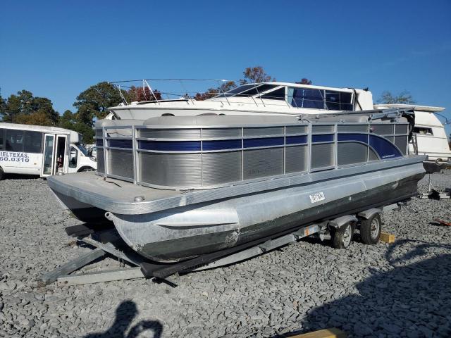 2022 Bennington Marine Boat With Trailer