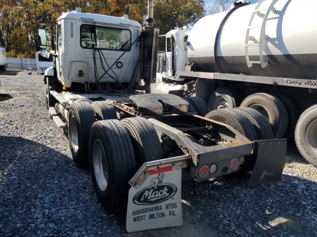 2010 Mack 600 CXU600