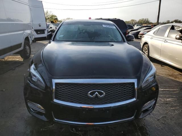 2017 Infiniti Q70 3.7