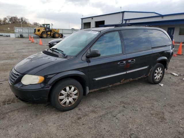 2005 Chrysler Town & Country Touring