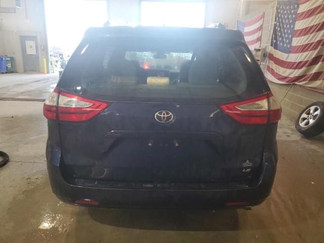 2018 Toyota Sienna LE