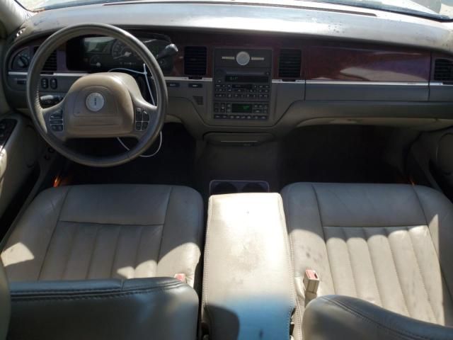 2004 Lincoln Town Car Executive