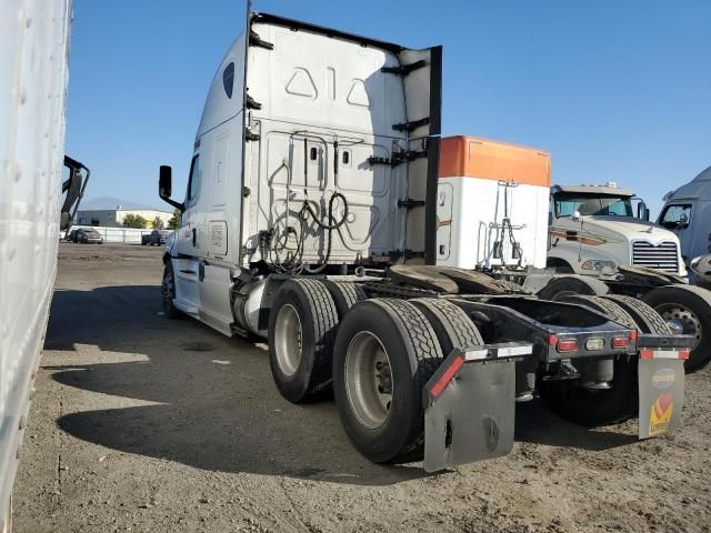 2018 Freightliner Cascadia 126