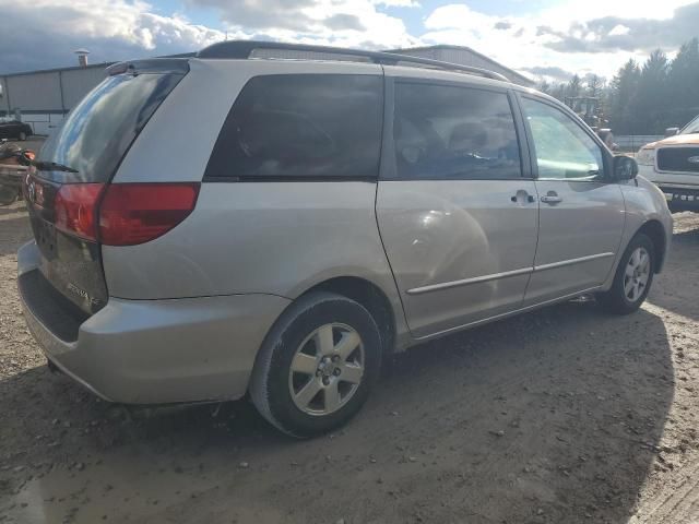 2005 Toyota Sienna LE