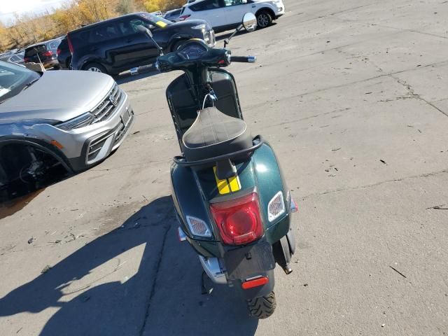 2021 Vespa GTS300