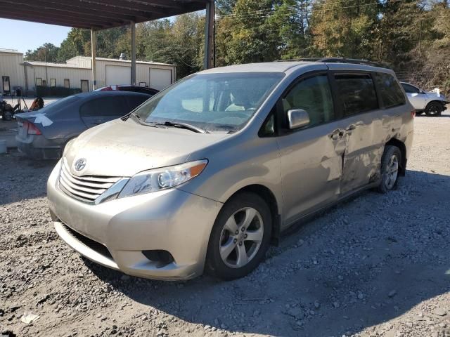 2017 Toyota Sienna LE