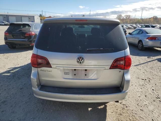 2011 Volkswagen Routan S