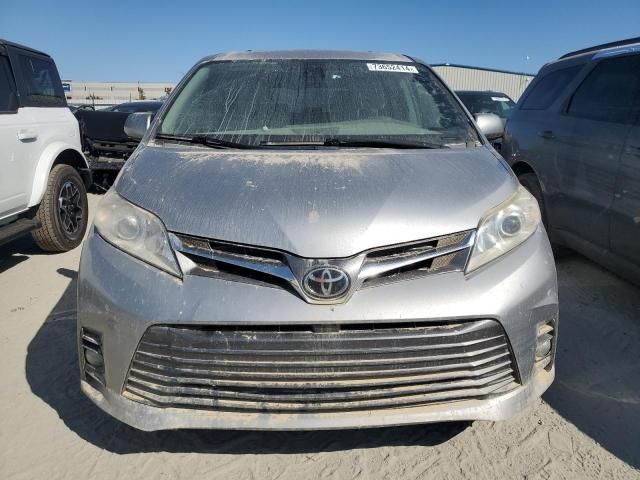 2018 Toyota Sienna XLE