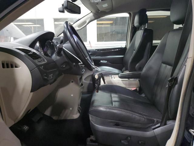 2013 Chrysler Town & Country Touring L