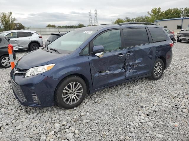 2018 Toyota Sienna XLE