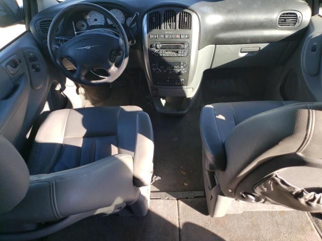 2005 Chrysler Town & Country Touring