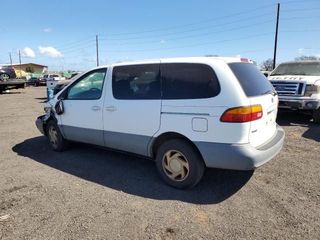 2000 Toyota Sienna LE