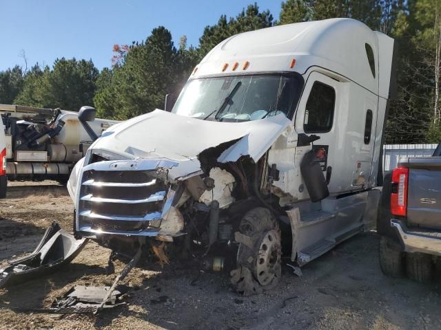 2019 Freightliner Cascadia 126