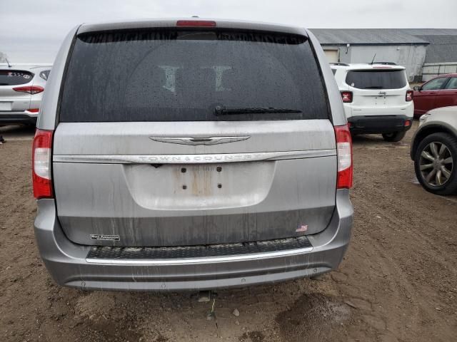 2016 Chrysler Town & Country Touring L