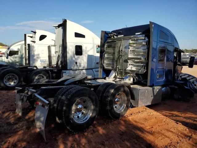 2020 Kenworth Construction T680