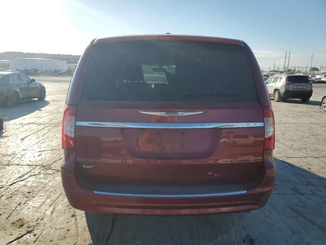 2012 Chrysler Town & Country Touring L