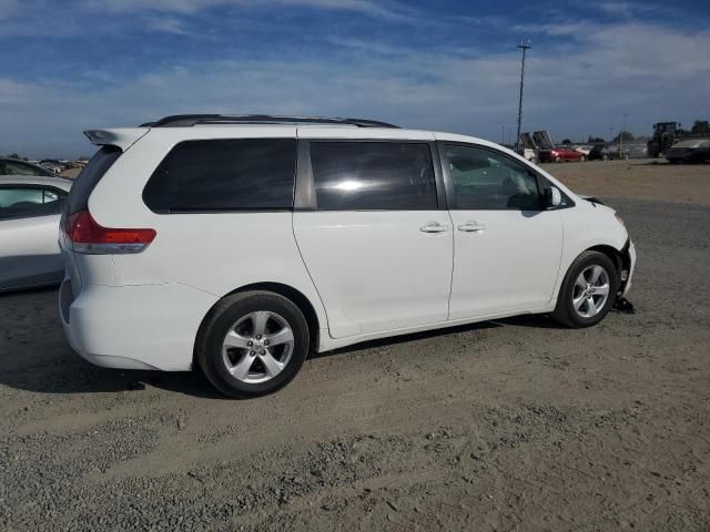 2011 Toyota Sienna LE