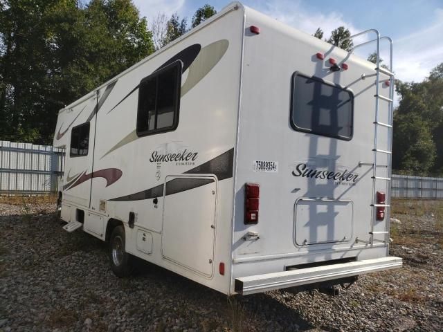 2011 Ford Econoline E450 Super Duty Cutaway Van