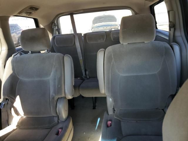 2004 Toyota Sienna CE