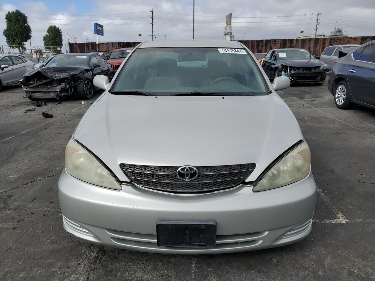 2004 Toyota Camry le