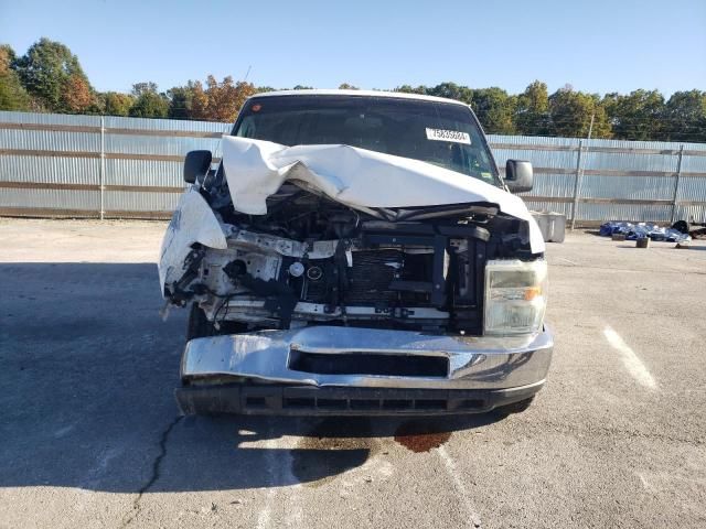 2010 Ford Econoline E350 Super Duty Wagon