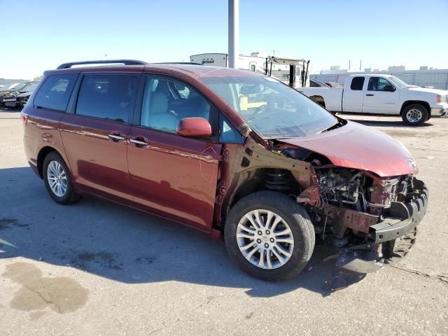 2016 Toyota Sienna XLE