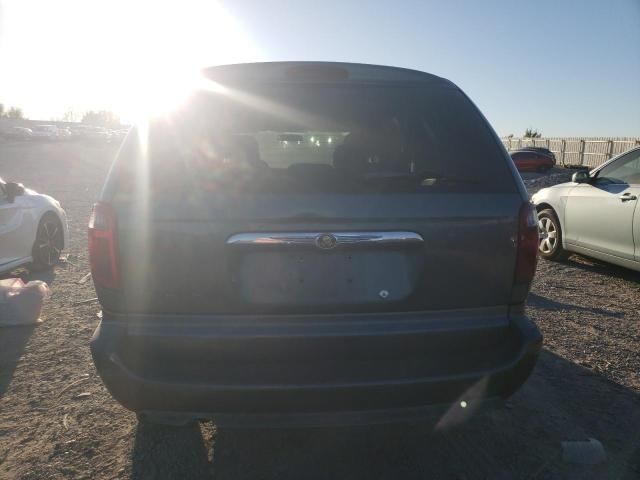 2006 Chrysler Town & Country LX