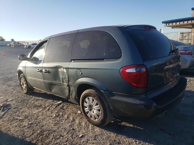 2006 Chrysler Town & Country LX