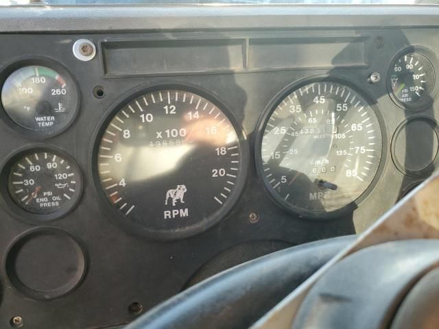 2000 Mack 600 CH600