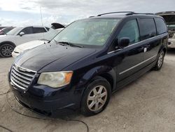 Chrysler Town & Country Touring pl Vehiculos salvage en venta: 2010 Chrysler Town & Country Touring Plus