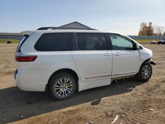 2020 Toyota Sienna XLE