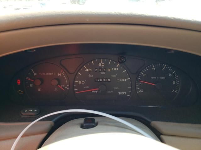 2003 Ford Taurus SE