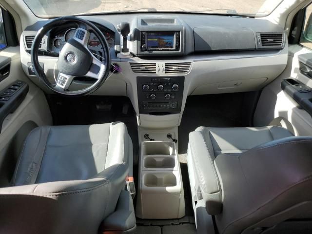 2012 Volkswagen Routan SE