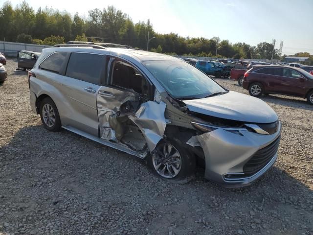 2022 Toyota Sienna XLE