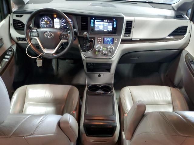 2017 Toyota Sienna XLE