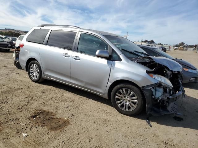 2016 Toyota Sienna XLE