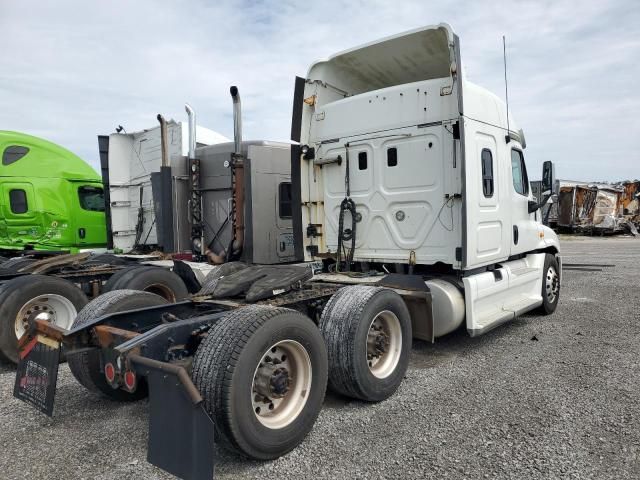 2013 Freightliner Cascadia 125