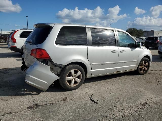 2010 Volkswagen Routan SE