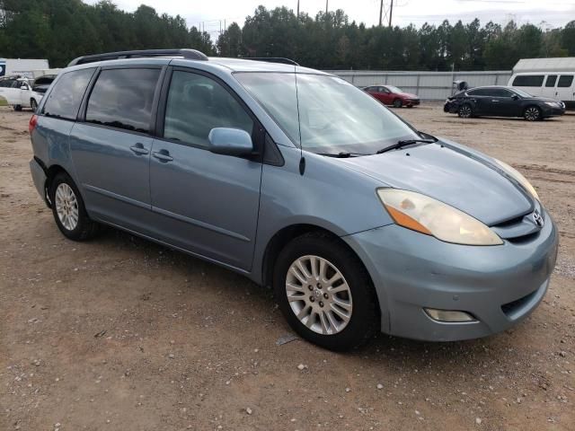 2010 Toyota Sienna XLE