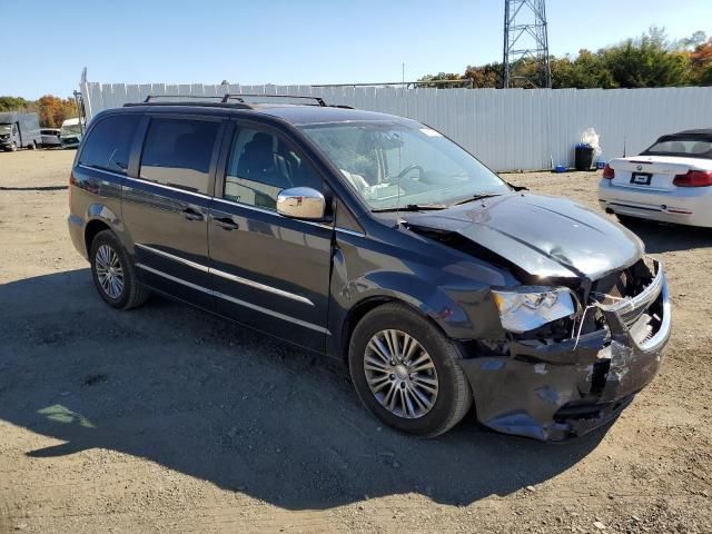 2014 Chrysler Town & Country Touring L