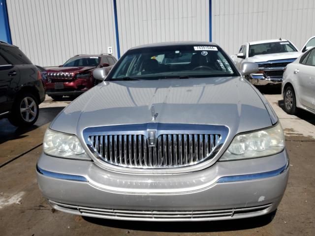 2004 Lincoln Town Car Executive