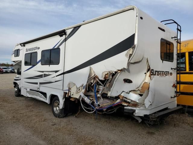 2019 Ford Econoline E450 Super Duty Cutaway Van