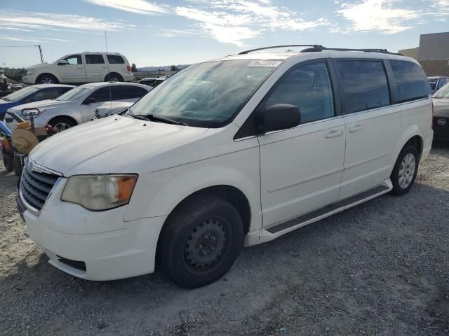 2010 Chrysler Town & Country LX