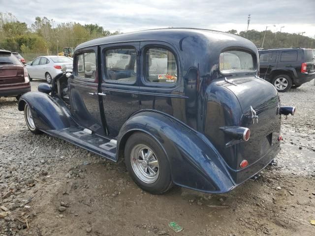 1934 Oldsmobile Touring